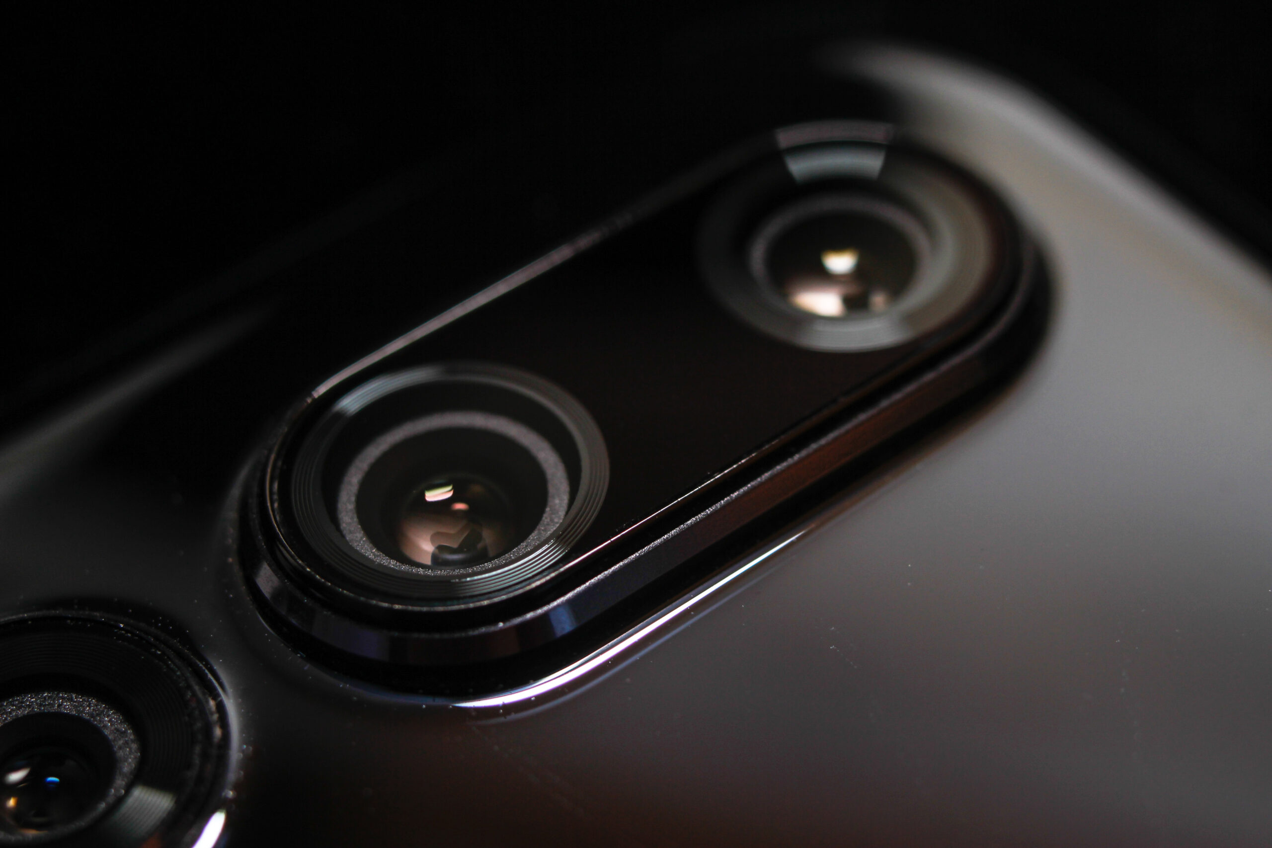 The 200MP Illusion And Why High Specs Don’t Always Equal Better Photos